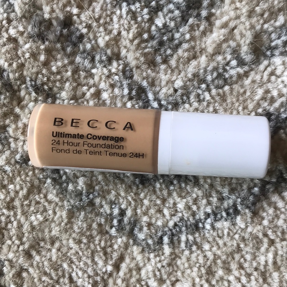 BECCA 24-Hr Foundation